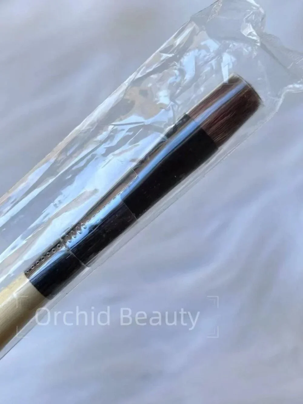 New Sealed Bobbi Brown Eyeshadow Brush~Full Size